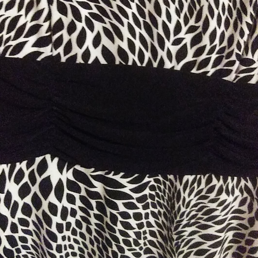 Dress - Picture 4 of 4